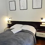아파트 Esensja Ii *