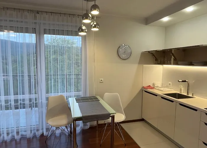 Apartment Esensja Ii *